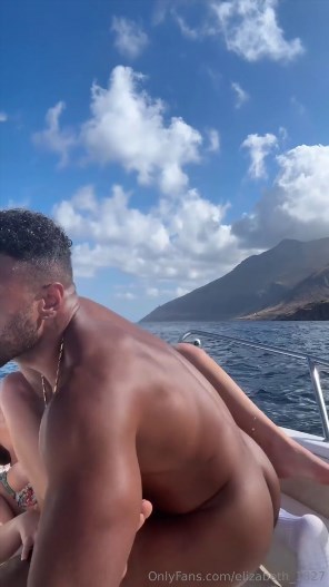 Onlyfans - Elizabethh1827 Takes Toy Francisco s Bbc On a Boat SD 1440p - 2026